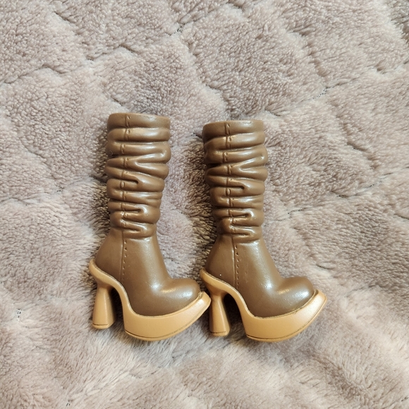 2003 Mattel My Scene Madison Back To School Brown & Tan Replacement Shoes Boots - Picture 2 of 6